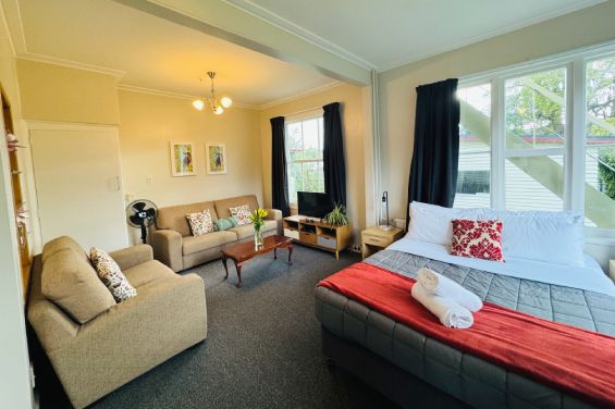 1-Bedroom Apartment